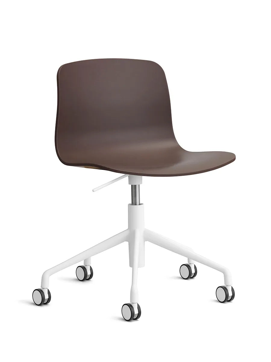 About a Chair AAC50 fra Hay