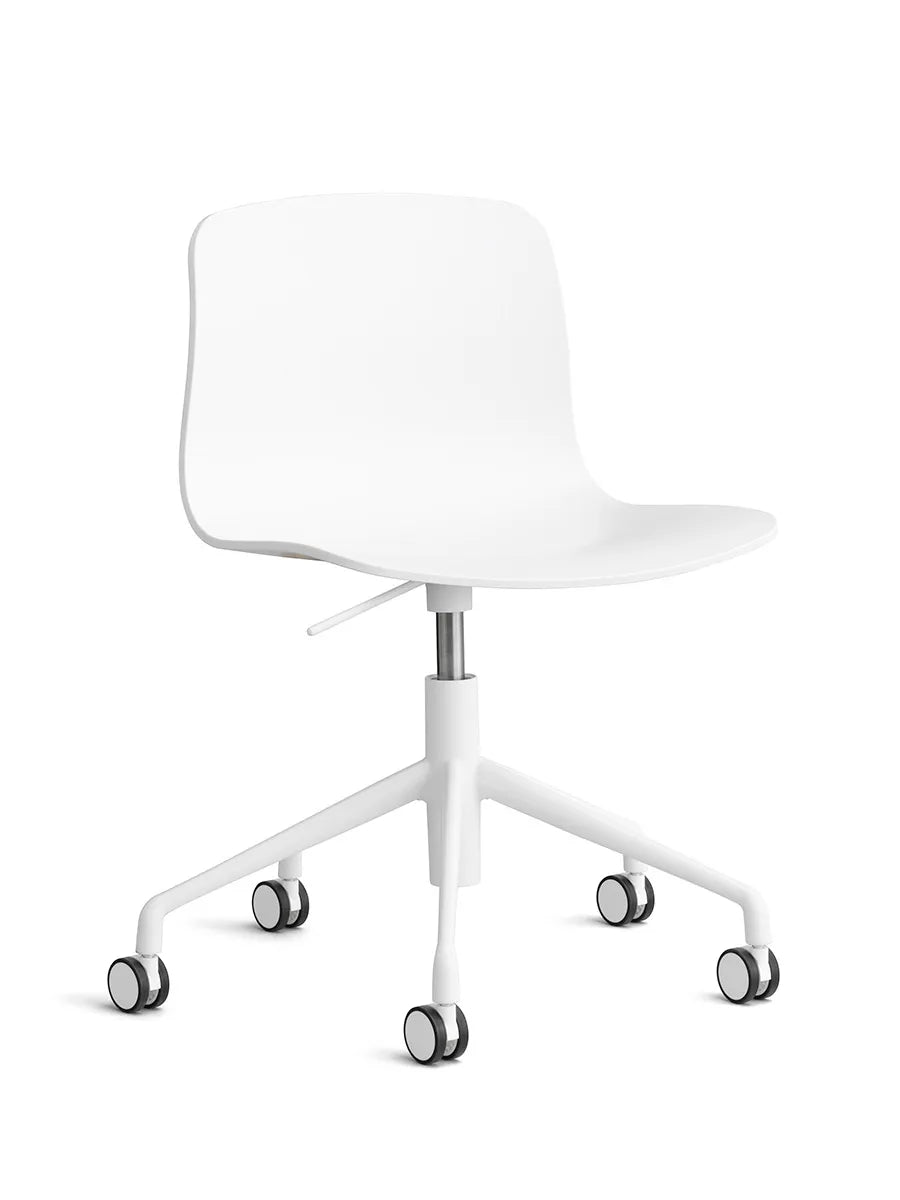 About a Chair AAC50 fra Hay