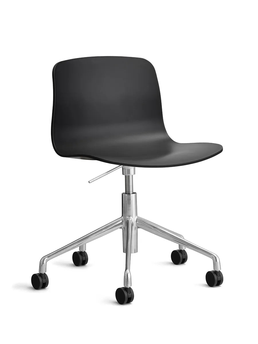 About a Chair AAC50 fra Hay