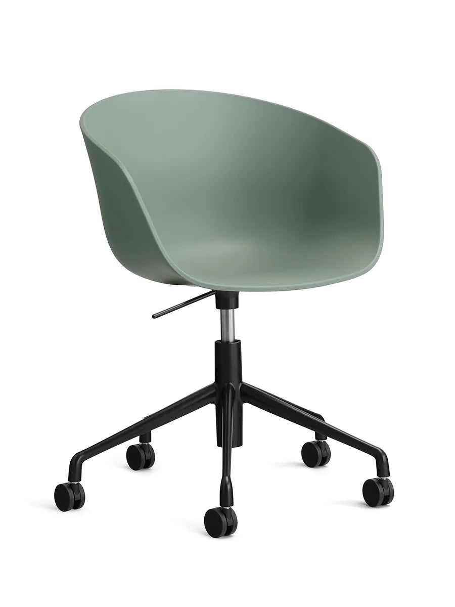 About a Chair AAC52 fra Hay - Fall Green / Sort pulverlakeret aluminum - Jacobsen Plus