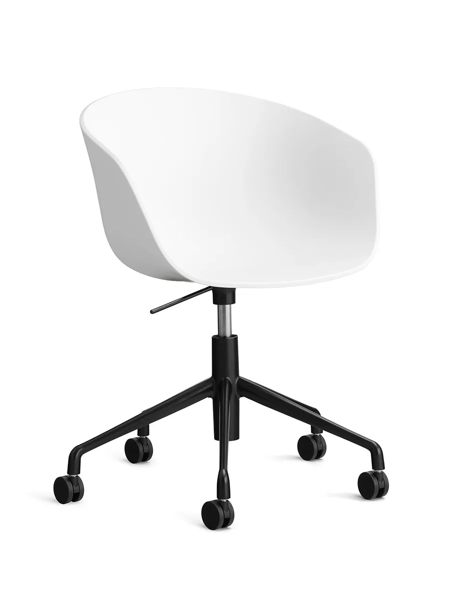 About a Chair AAC52 fra Hay - White / Sort pulverlakeret aluminum - Jacobsen Plus