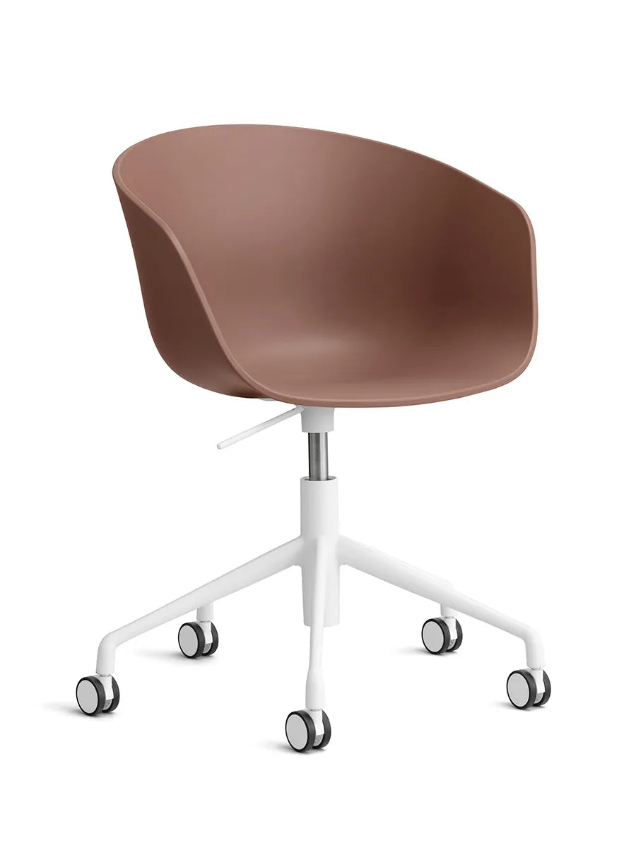 About a Chair AAC52 fra Hay - Soft Brick / Hvid pulverlakeret aluminium - Jacobsen Plus