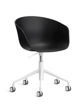 About a Chair AAC52 fra Hay - Black / Hvid pulverlakeret aluminium - Jacobsen Plus