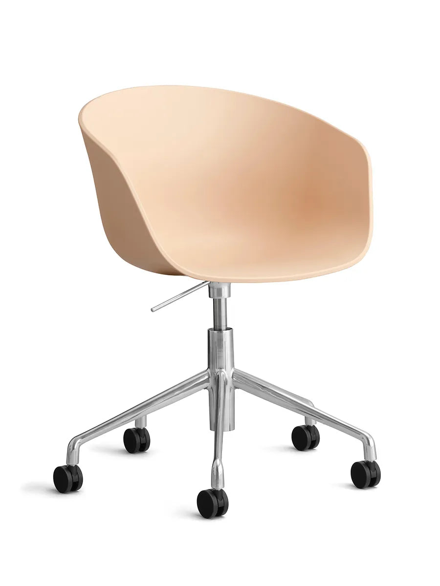 About a Chair AAC52 fra Hay - Pale Peach / Poleret aluminium - Jacobsen Plus