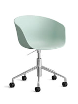 About a Chair AAC52 fra Hay - Dusty Mint / Poleret aluminium - Jacobsen Plus