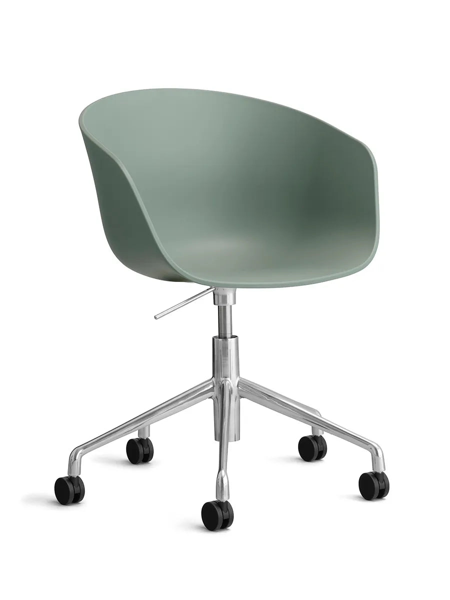 About a Chair AAC52 fra Hay - Fall Green / Poleret aluminium - Jacobsen Plus