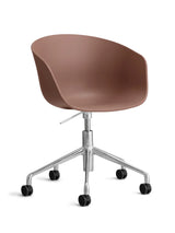 About a Chair AAC52 fra Hay - Soft Brick / Poleret aluminium - Jacobsen Plus