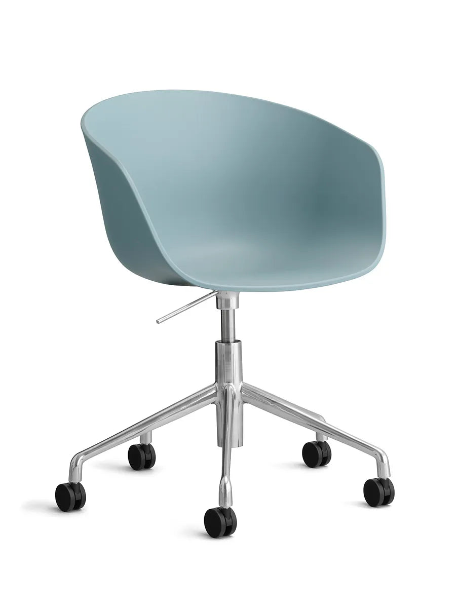 About a Chair AAC52 fra Hay - Dusty blue / Poleret aluminium - Jacobsen Plus