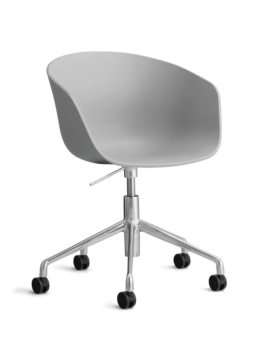 About a Chair AAC52 fra Hay - Concrete grey / Poleret aluminium - Jacobsen Plus