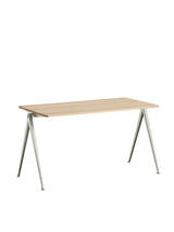 Pyramid 01 Bord fra Hay - Lakeret egetræ (mat lak) / Beige pulverlakeret stål / 140 x 65 cm - Jacobsen Plus