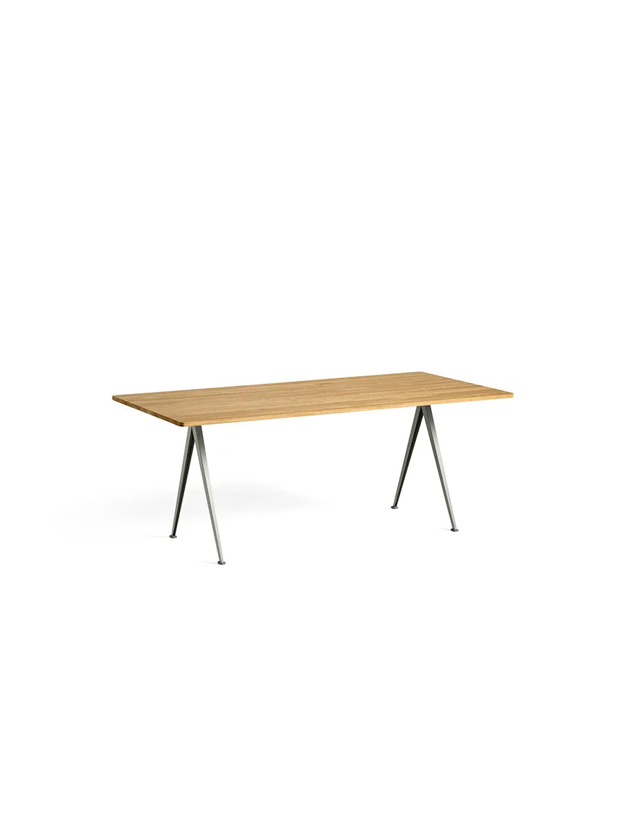 Pyramid 02 bord fra Hay - 190 x 85 cm / Beige pulverlakeret stål / Lakeret egetræ (klar lak) - Jacobsen Plus