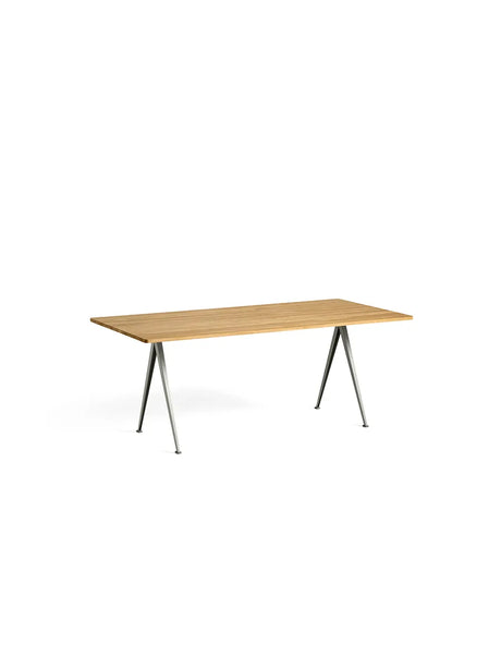 Pyramid 02 bord fra Hay - 190 x 85 cm / Beige pulverlakeret stål / Lakeret egetræ (klar lak) - Jacobsen Plus