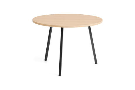 Loop Stand Round Table, Ø105 fra Hay - Lakeret eg / Black - Jacobsen Plus