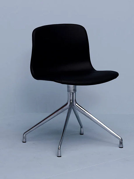 About a Chair AAC11 fra Hay - Steelcut / Sort pulverlakeret aluminum - Jacobsen Plus