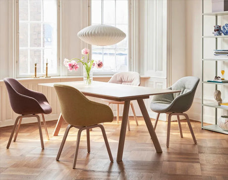About a Chair AAC123 Soft fra Hay - Prisgruppe 1 / Lakeret eg - Jacobsen Plus