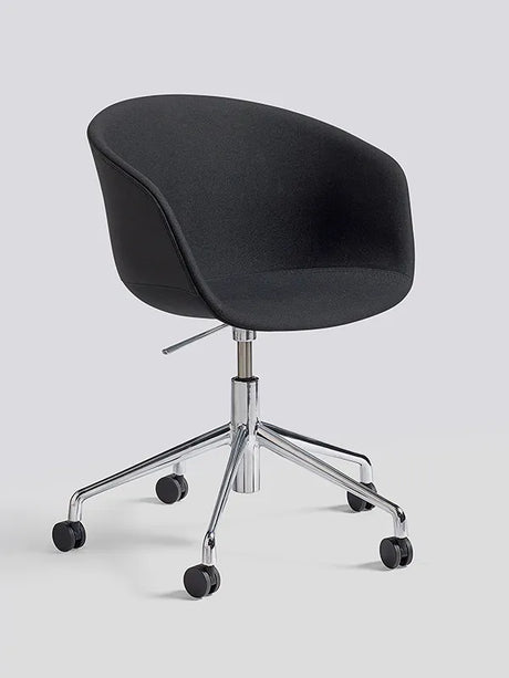 About a Chair AAC53 fra Hay - Steelcut / Sort pulverlakeret aluminum - Jacobsen Plus