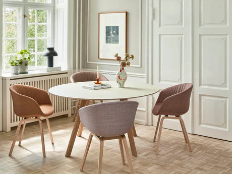 About a Chair AAC23 Soft fra Hay - Prisgruppe 1 / Lakeret eg - Jacobsen Plus
