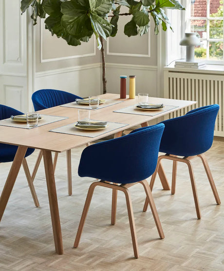 About a Chair AAC23 Soft fra Hay - Prisgruppe 1 / Lakeret eg - Jacobsen Plus