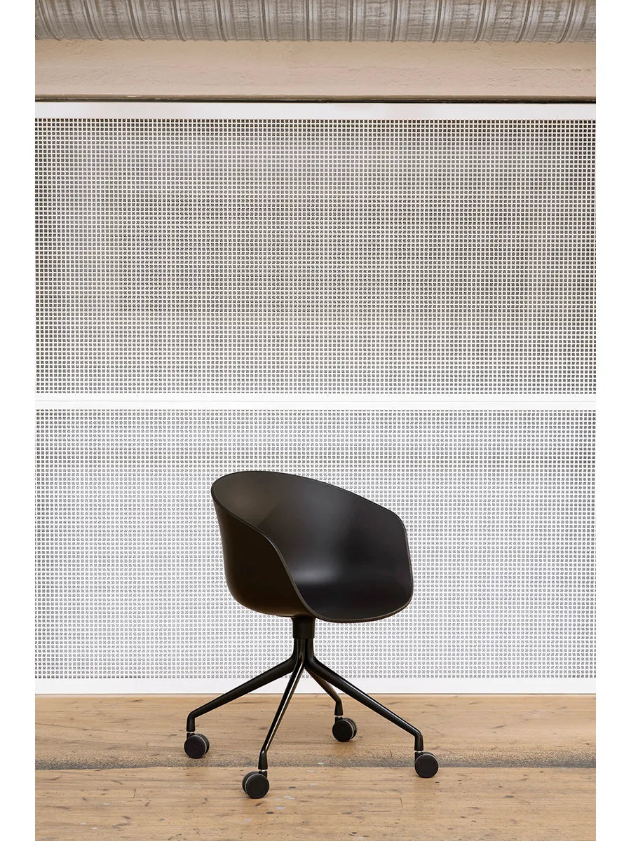 About a Chair AAC24 fra Hay