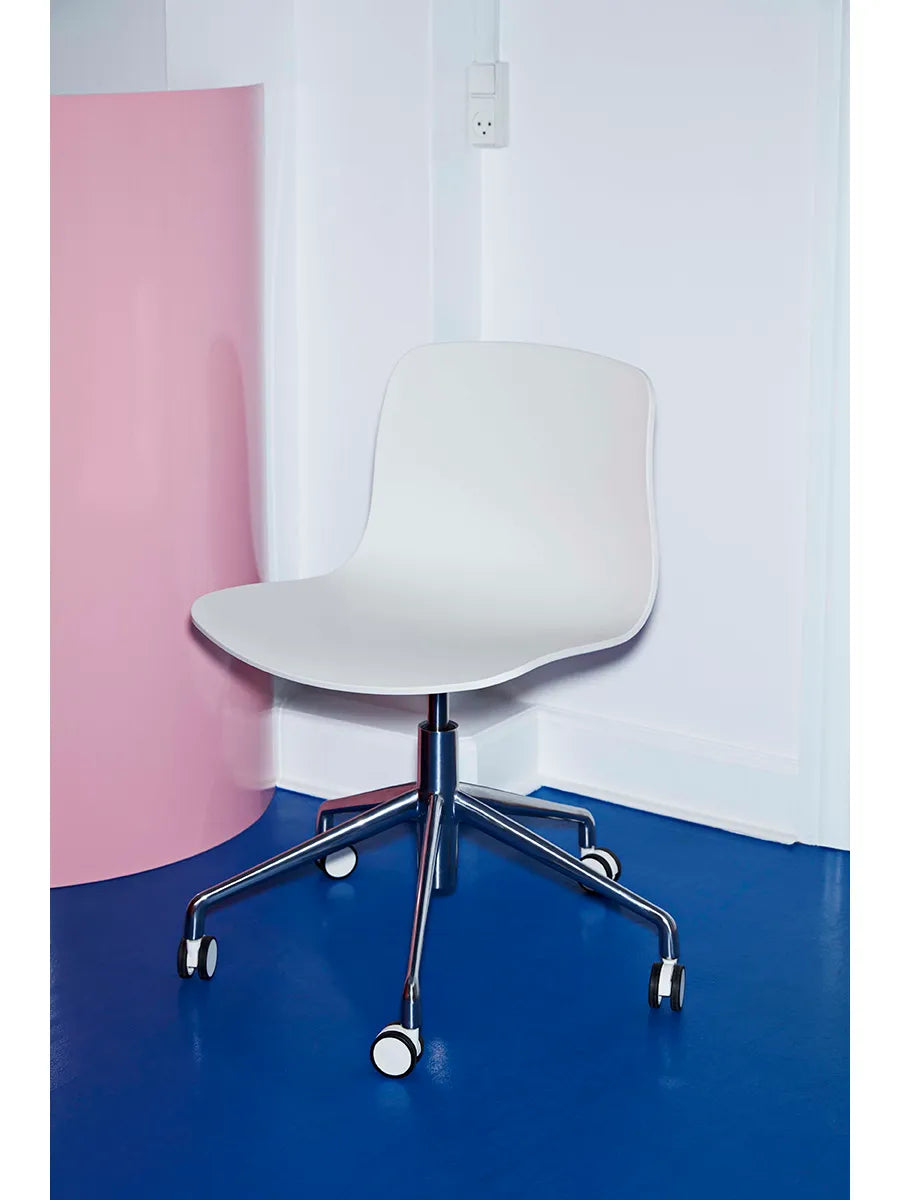 About a Chair AAC50 fra Hay