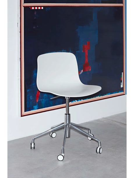 About a Chair AAC50 fra Hay - White / Sort pulverlakeret aluminum - Jacobsen Plus