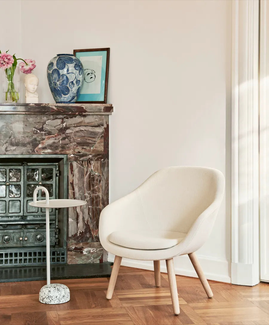 About a Lounge Chair low AAL82 fra Hay