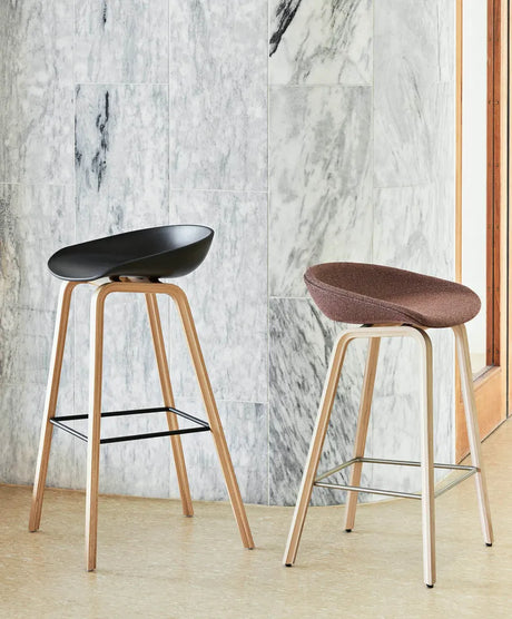 About a Stool AAS33 fra Hay - Lav - B 50 x D 43 x H 64-75 cm / Steelcut / Lakeret eg - Jacobsen Plus