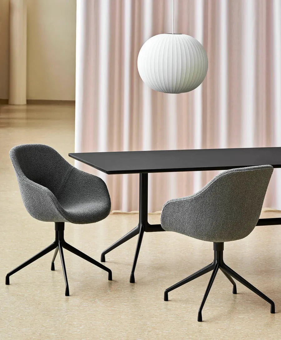 About a Chair AAC121 fra Hay