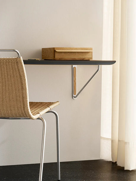 AB019 Wall Desk fra Carl Hansen & Søn - Lakeret eg - Jacobsen Plus