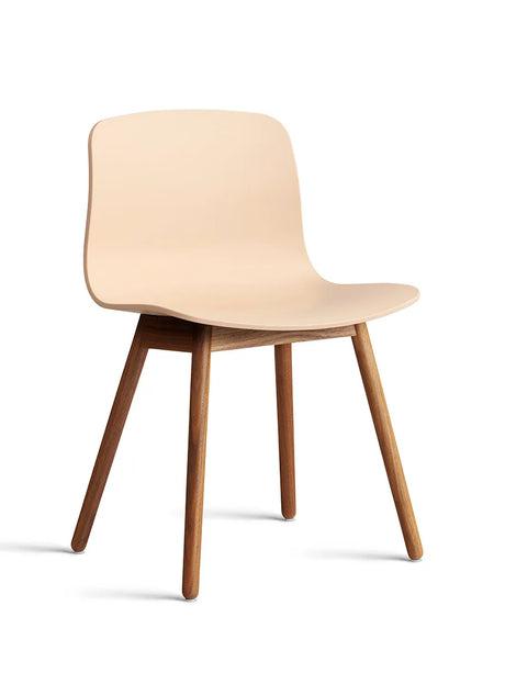 About a Chair AAC12 fra Hay - Pale Peach / Lakeret valnød - Jacobsen Plus