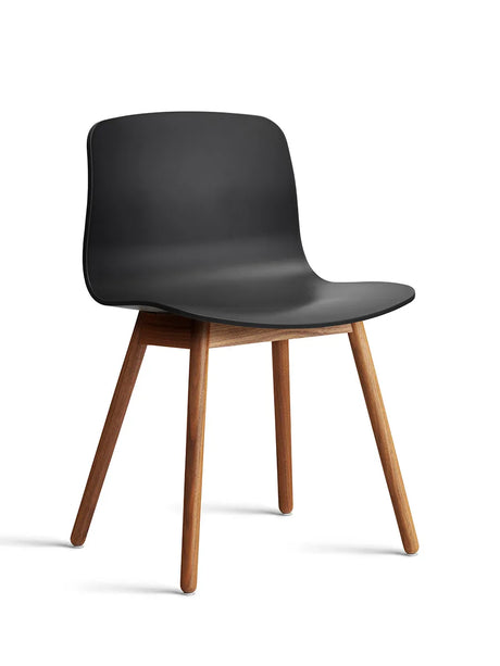 About a Chair AAC12 fra Hay - Black / Lakeret valnød - Jacobsen Plus