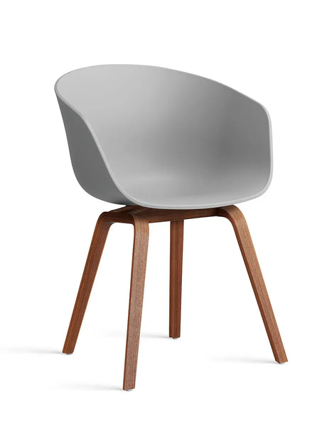 About a Chair AAC22 fra Hay - Concrete grey / Lakeret valnød - Jacobsen Plus