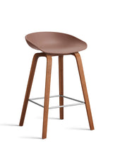 About a Stool AAS32 fra Hay - Lav - B 50 x D 43 x H 64-75 cm / Soft Brick / Lakeret valnød - Jacobsen Plus