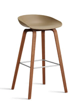 About a Stool AAS32 fra Hay - Høj - B 50 x D 46 x H 74-85 cm / Clay / Lakeret valnød - Jacobsen Plus
