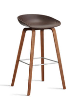 About a Stool AAS32 fra Hay - Høj - B 50 x D 46 x H 74-85 cm / Raisin / Lakeret valnød - Jacobsen Plus