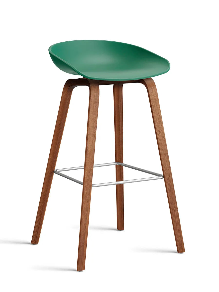 About a Stool AAS32 fra Hay - Høj - B 50 x D 46 x H 74-85 cm / Teal Green / Lakeret valnød - Jacobsen Plus