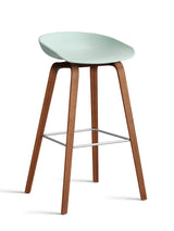 About a Stool AAS32 fra Hay - Høj - B 50 x D 46 x H 74-85 cm / Dusty Mint / Lakeret valnød - Jacobsen Plus