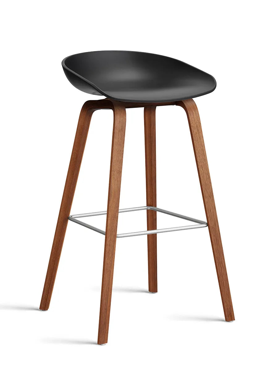 About a Stool AAS32 fra Hay - Høj - B 50 x D 46 x H 74-85 cm / Sort / Lakeret valnød - Jacobsen Plus