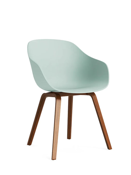 About a Chair AAC 222 fra Hay - Dusty Mint / Lakeret valnød - Jacobsen Plus