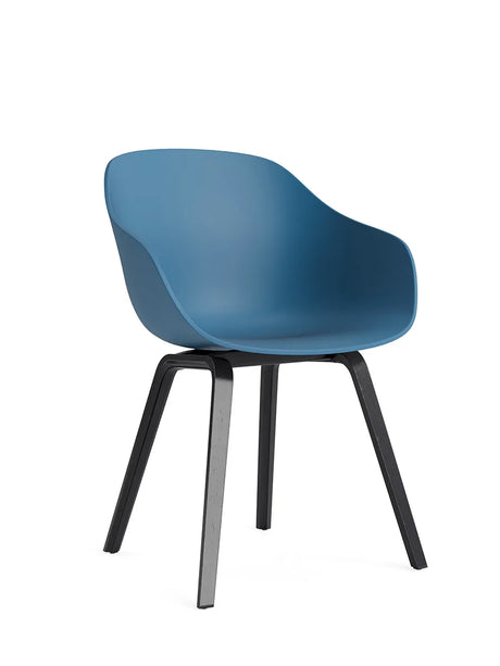 About a Chair AAC 222 fra Hay - Azure blue / Sortlakeret eg - Jacobsen Plus