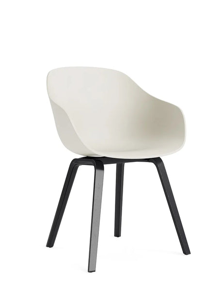About a Chair AAC 222 fra Hay - Melange Cream / Sortlakeret eg - Jacobsen Plus