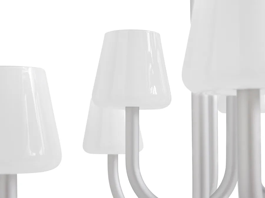 Apollo Chandelier 1065, hvid opalglas fra Hay