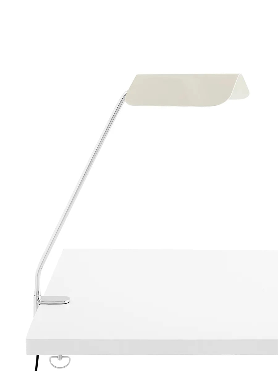 Apex Desk Clip Lamp fra Hay
