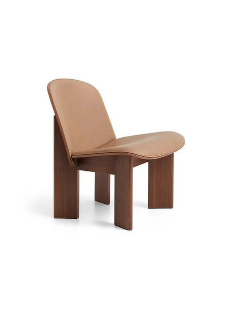 Chisel Lounge Chair m/polstring fra Hay - Lakeret valnød - Sense Nougat Læder - Jacobsen Plus