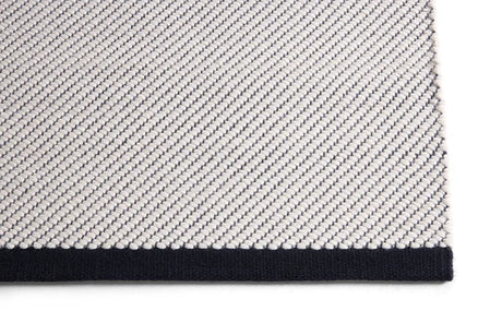 Bias Tæppe fra Hay - Black Tint / 80 x 200 cm - Jacobsen Plus