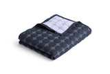 HAY Mega Dot Organic sengetæppe, 195x245 cm - Midnight Blue - Jacobsen Plus
