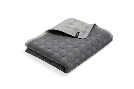 HAY Mega Dot Organic sengetæppe, 235x245 cm - Dark Grey - Jacobsen Plus