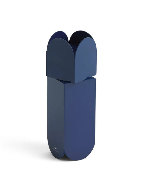 Arcs Salt & Pepper Grinder fra Hay - Dark blue - Jacobsen Plus