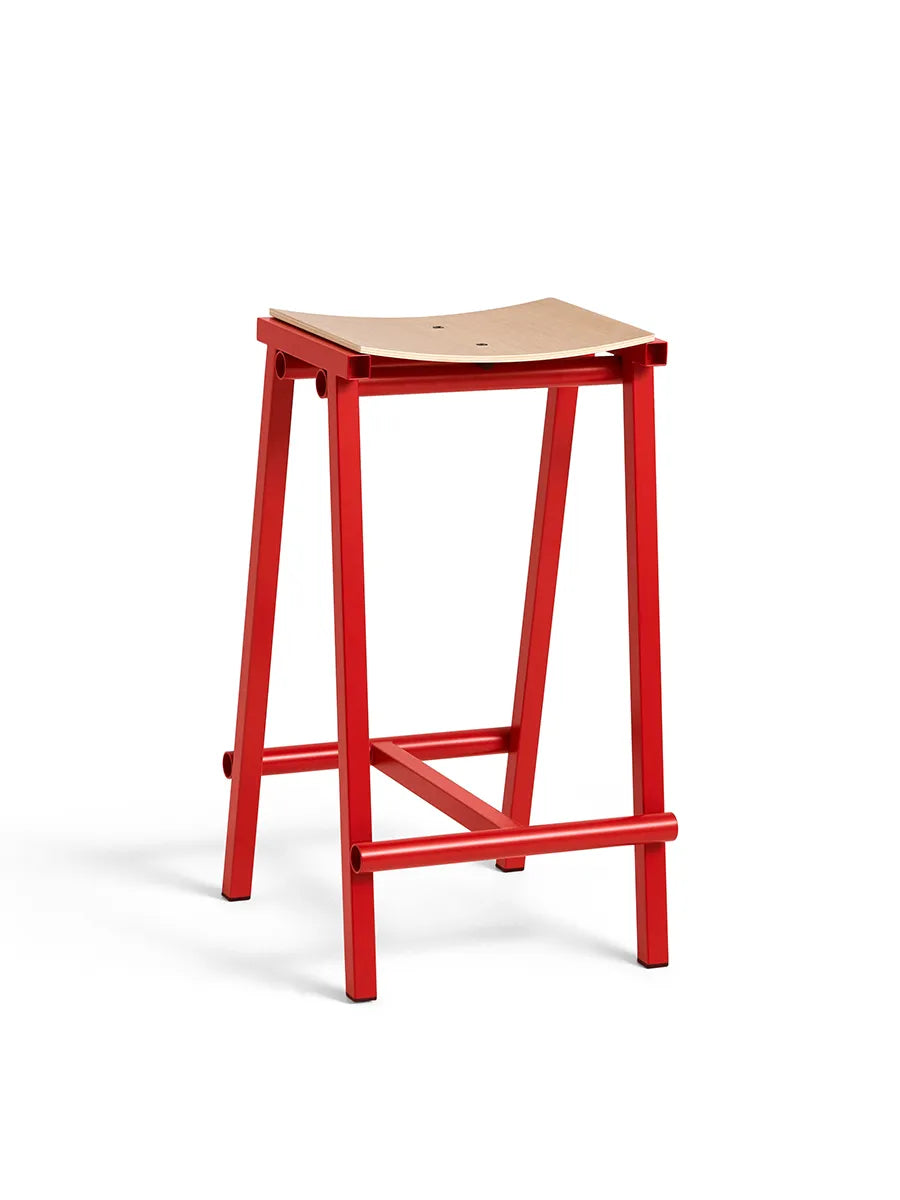 Taburete 8 Bar Stool, low fra Hay - Signal Red - Jacobsen Plus