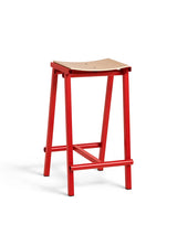 Taburete 8 Bar Stool, low fra Hay - Signal Red - Jacobsen Plus